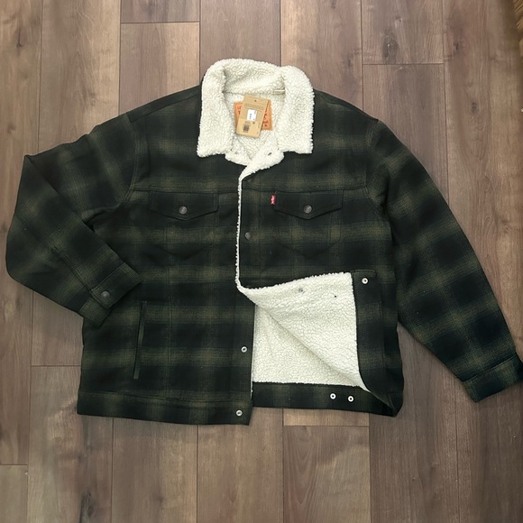 Levi's White Sherpa Lined Trucker Jacket - Picture 2 of 3